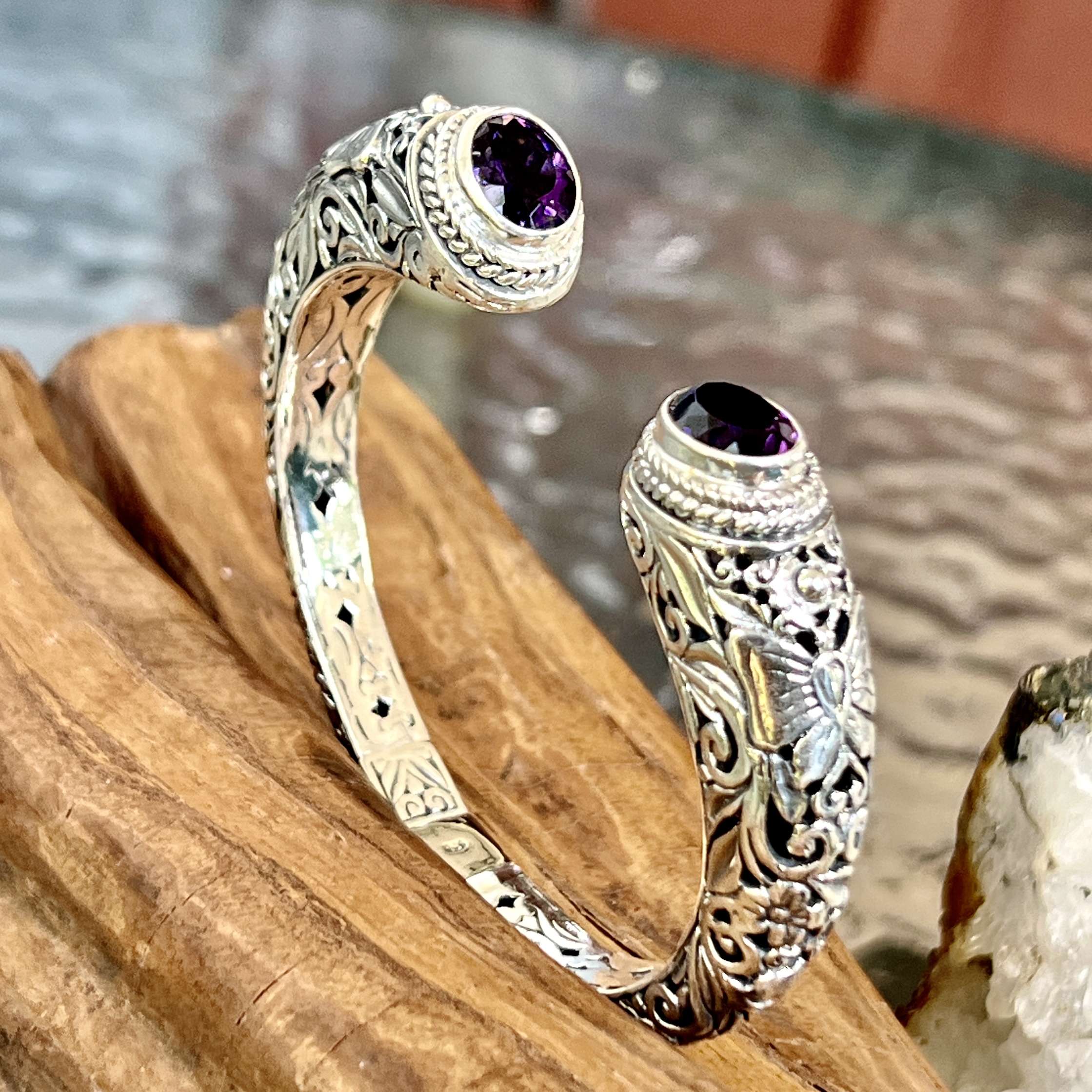 (HANDMADE 925 BALI SILVER HINGE BUTTERFLY BRACELET WITH AMETHYST)